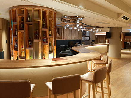 画像:ナイトバー